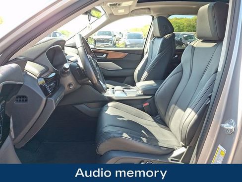 Used 2022 Acura MDX SH-AWD image 2