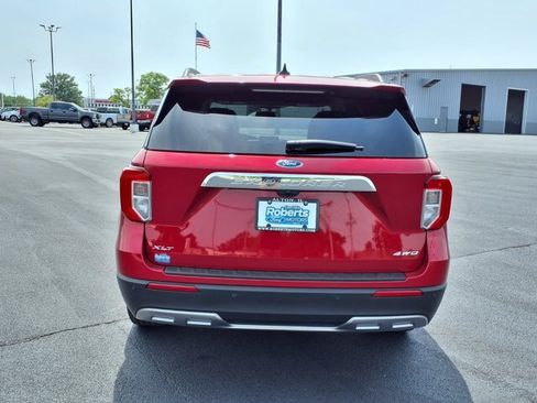 Certified 2023 Ford Explorer XLT w/ Equipment Group 202A AWD/4WD image 4