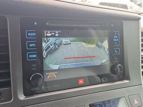 Used 2017 Toyota Sienna Limited AWD/4WD image 21