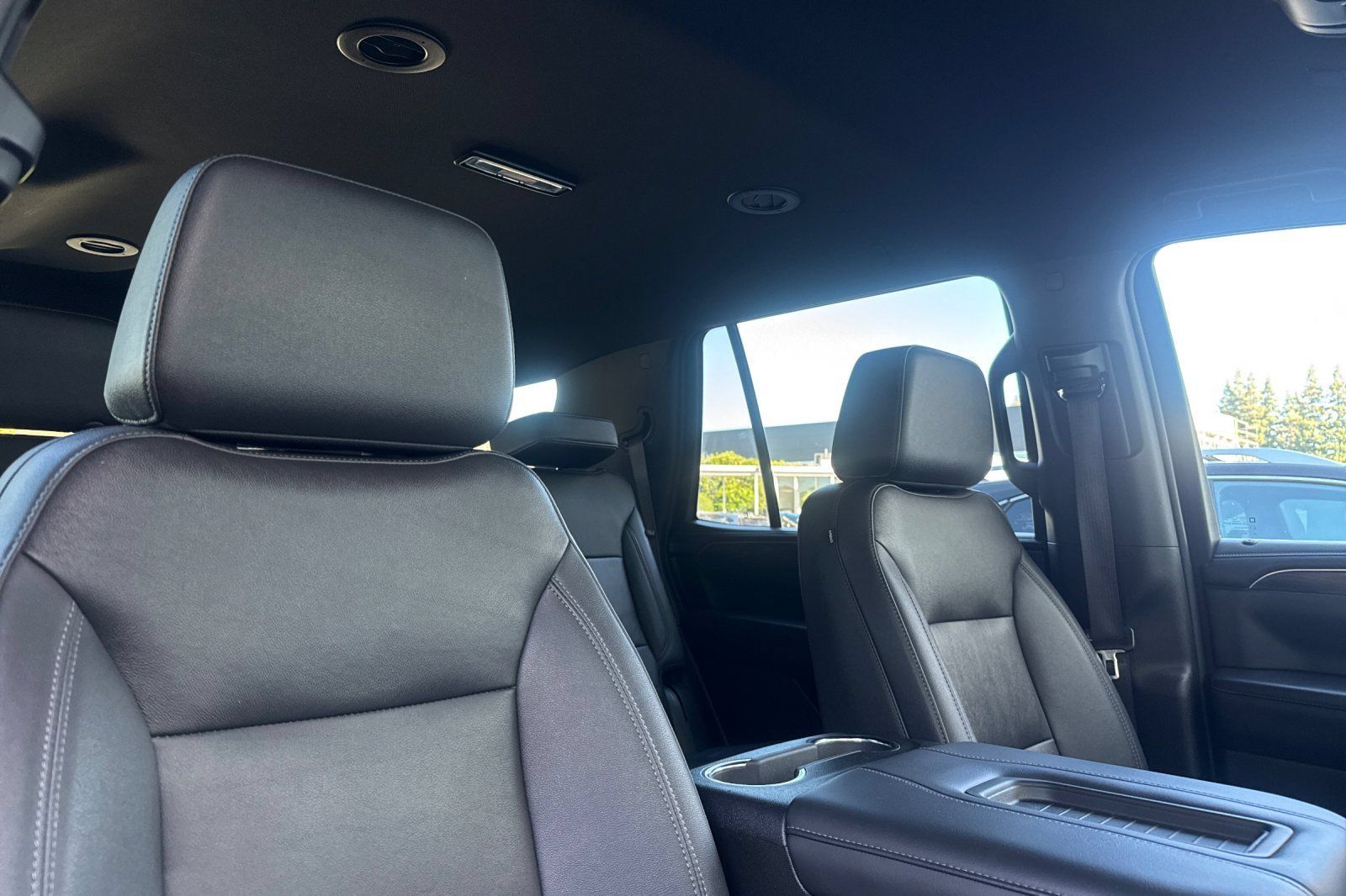 Used 2023 Chevrolet Tahoe LT w/ Luxury Package AWD/4WD image 18