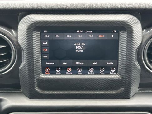 Used 2022 Jeep Gladiator Sport AWD/4WD image 16