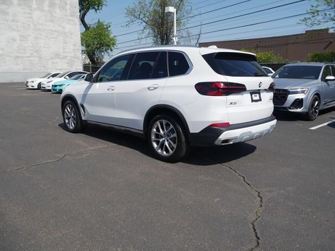 Used 2026 BMW X5 xDrive40i w/ Premium Package AWD/4WD image 3