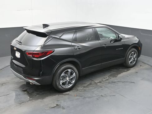 Used 2025 Chevrolet Blazer LT FWD image 30