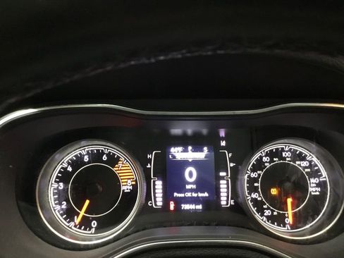 Used 2020 Jeep Cherokee Latitude Lux w/ Comfort/Convenience Group image 37