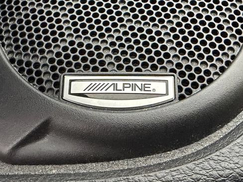 Used 2015 Jeep Wrangler Unlimited Rubicon w/ Connectivity Group AWD/4WD image 12