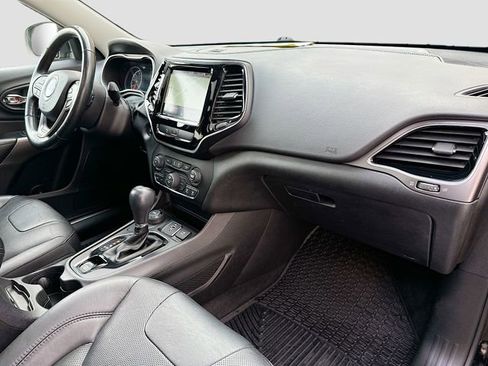 Used 2020 Jeep Cherokee Limited image 30