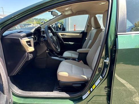 Used 2015 Toyota Corolla LE FWD image 16