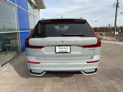 New 2026 Volvo XC60 B5 Ultra w/ Climate Package image 4