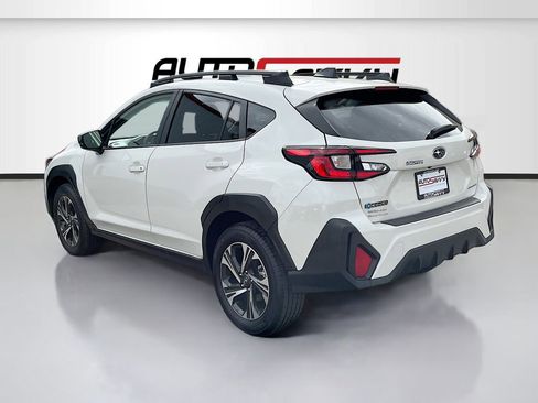 Used 2024 Subaru Crosstrek 2.0i Premium image 5