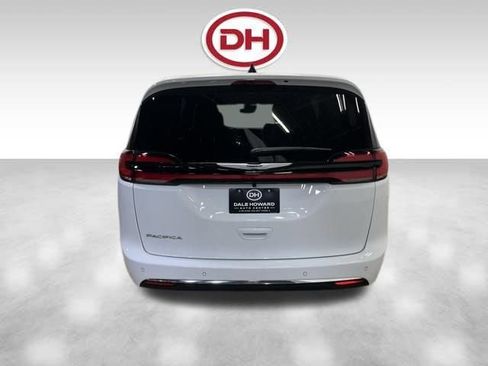 New 2026 Chrysler Pacifica Select FWD image 10