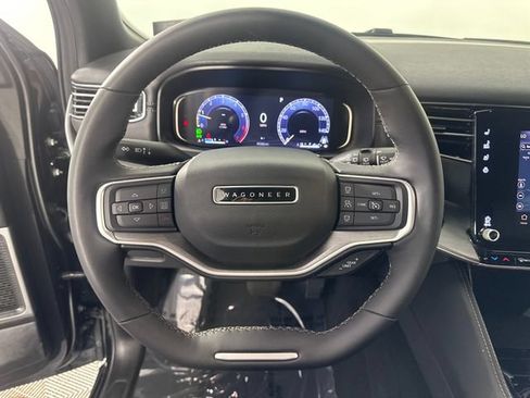 Certified 2025 Jeep Wagoneer Series II AWD/4WD image 26