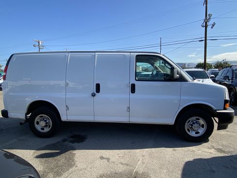 Used 2019 Chevrolet Express 2500 w/ Driver Convenience Package RWD image 7