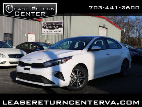 Used 2023 Kia Forte LXS image 1