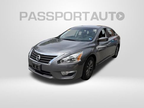 Used 2015 Nissan Altima 2.5 S w/ Sport Value Package FWD image 1