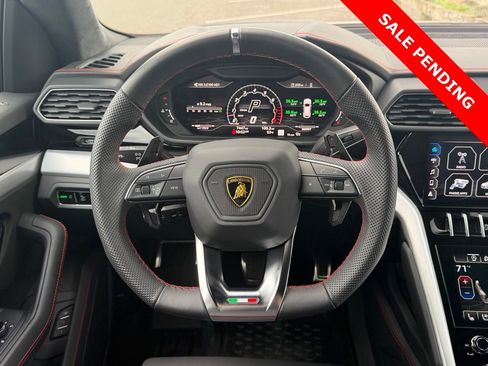 Used 2022 Lamborghini Urus image 12