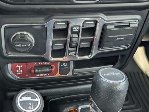 Used 2022 Jeep Gladiator Mojave AWD/4WD image 30