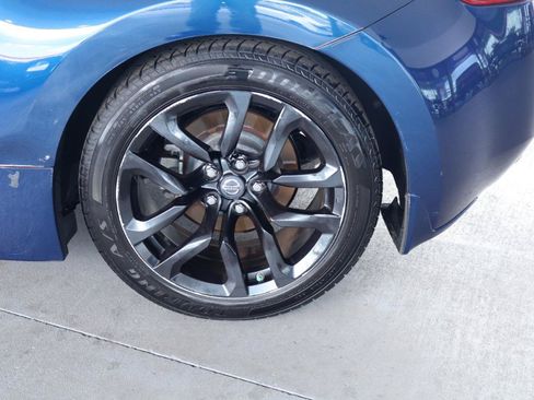Used 2017 Nissan 370Z Coupe RWD image 10