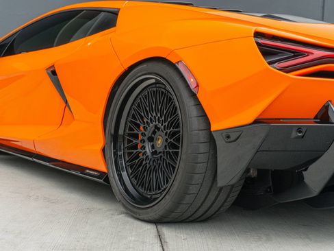Used 2025 Lamborghini Revuelto Coupe 2D image 51