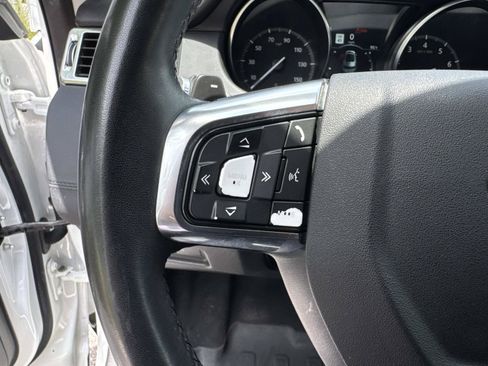 Used 2019 Land Rover Discovery Sport HSE AWD/4WD image 32