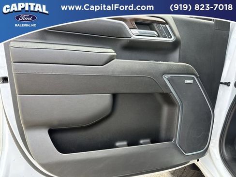 Used 2024 GMC Sierra 2500 SLT w/ SLT Premium Package image 19