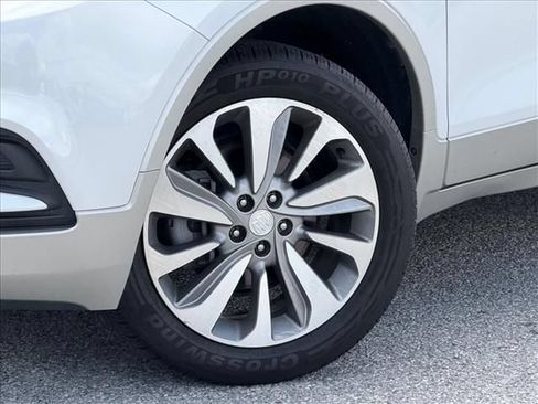 Used 2020 Buick Encore Preferred AWD/4WD image 27