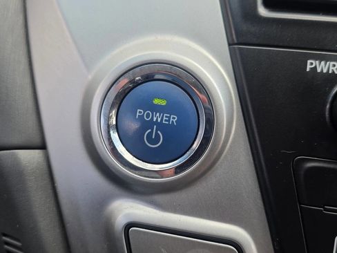Used 2014 Toyota Prius V Three FWD image 18