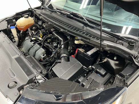 Used 2017 Ford Edge Titanium w/ Equipment Group 301A AWD/4WD image 30