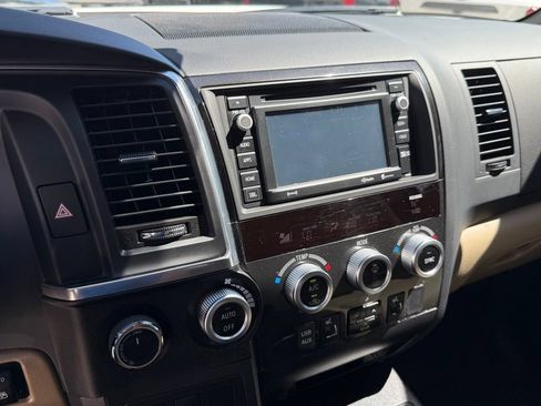 Used 2018 Toyota Sequoia Limited w/ Safety & Convenience Package AWD/4WD image 20