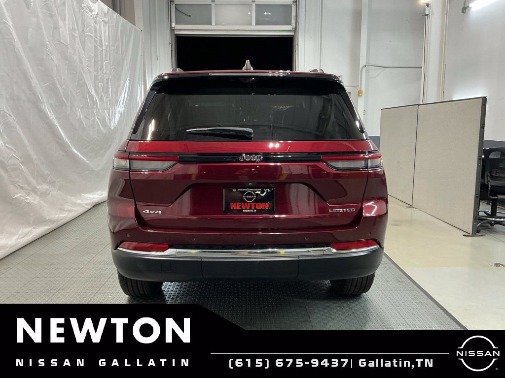 Used 2023 Jeep Grand Cherokee Limited w/ Luxury Tech Group II AWD/4WD image 5