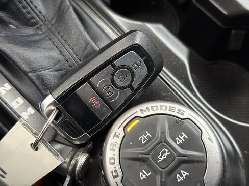 Used 2022 Ford Bronco Black Diamond w/ Sasquatch Package image 35