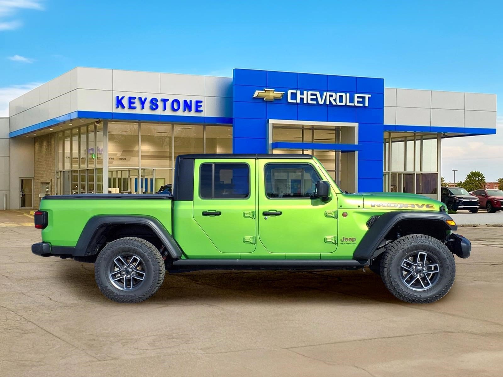 Used 2025 Jeep Gladiator Mojave w/ Convenience Group AWD/4WD image 8