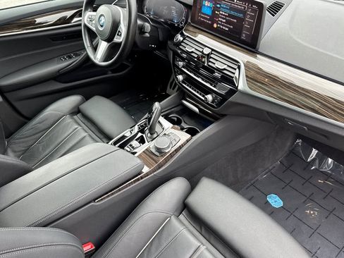 Certified 2023 BMW 530e w/ M Sport Package image 18