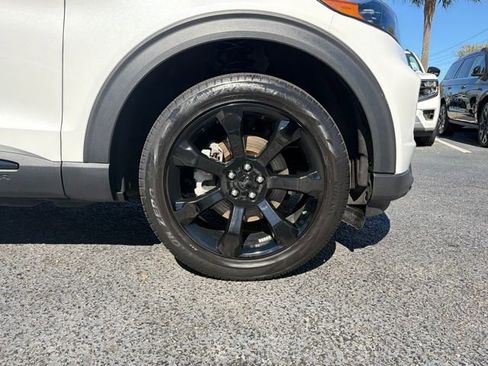 Used 2023 Ford Explorer ST-Line AWD/4WD image 32