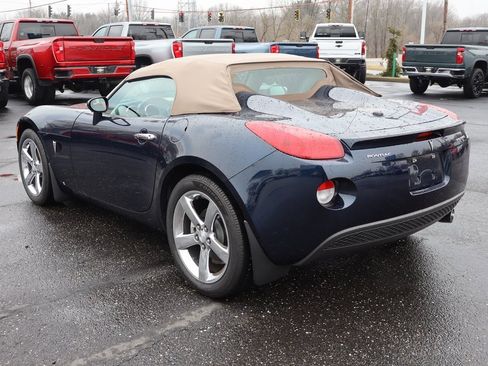 Used 2007 Pontiac Solstice Convertible w/ Premium Package image 3
