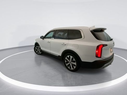Used 2021 Kia Telluride EX w/ EX Premium Package FWD image 2
