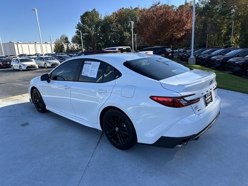 Certified 2025 Toyota Camry SE image 8