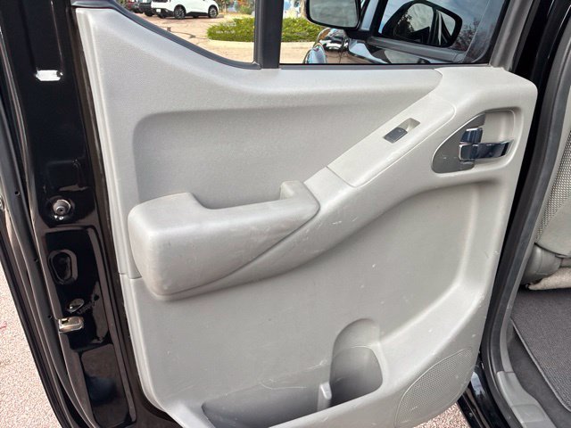Used 2021 Nissan Frontier SV w/ Midnight Edition Floor Mats AWD/4WD image 21