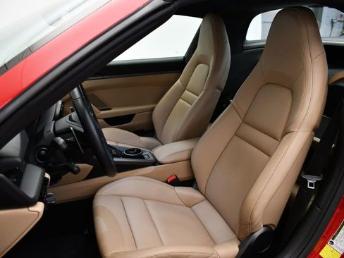 Used 2021 Porsche 911 Targa 4S image 5