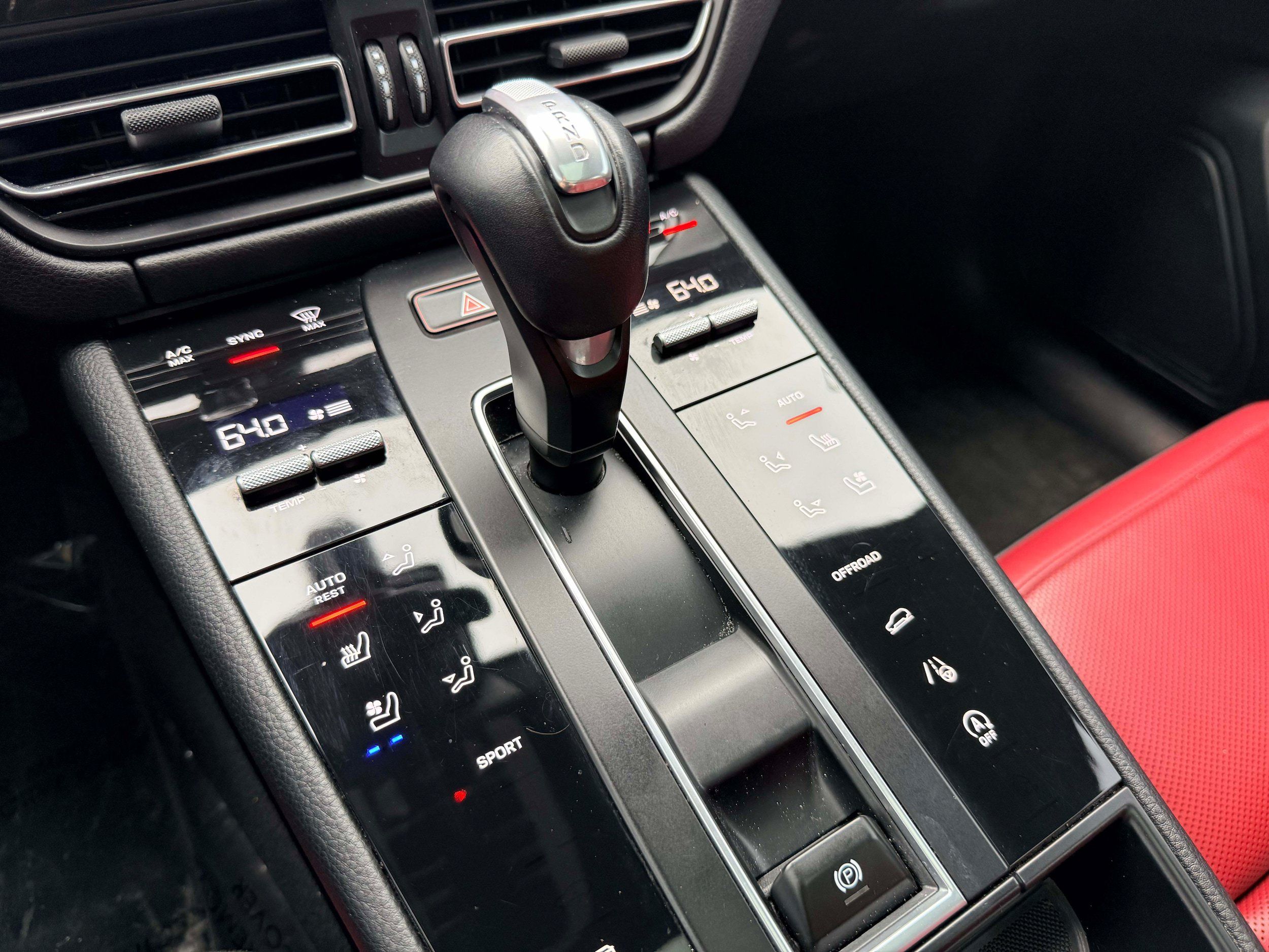 Used 2023 Porsche Macan AWD/4WD image 23