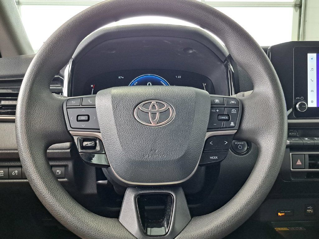 Used 2025 Toyota Camry LE FWD image 10