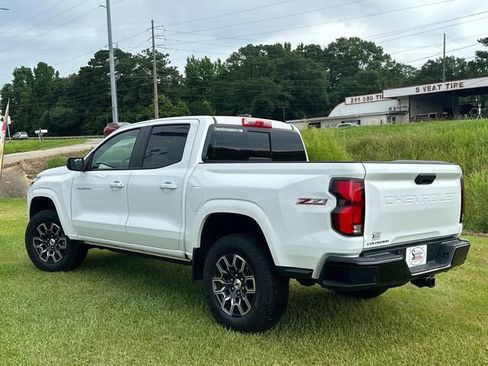 Used 2025 Chevrolet Colorado Z71 image 9