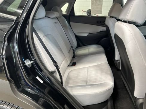 Used 2023 Hyundai Kona SEL AWD/4WD image 16