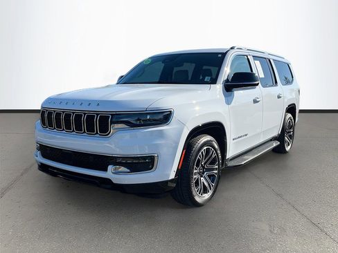 Certified 2025 Jeep Wagoneer L 4WD w/ HD Trailer Tow Package image 3