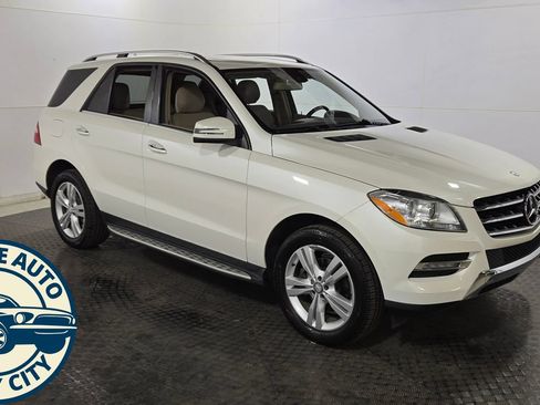 Used 2014 Mercedes-Benz ML 350 4MATIC w/ Premium 1 Package image 9