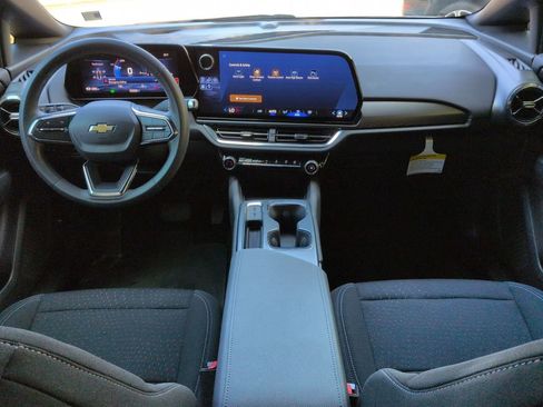 Used 2025 Chevrolet Equinox EV LT image 20