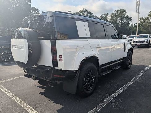 Used 2025 Land Rover Defender 110 X-Dynamic SE AWD/4WD image 5