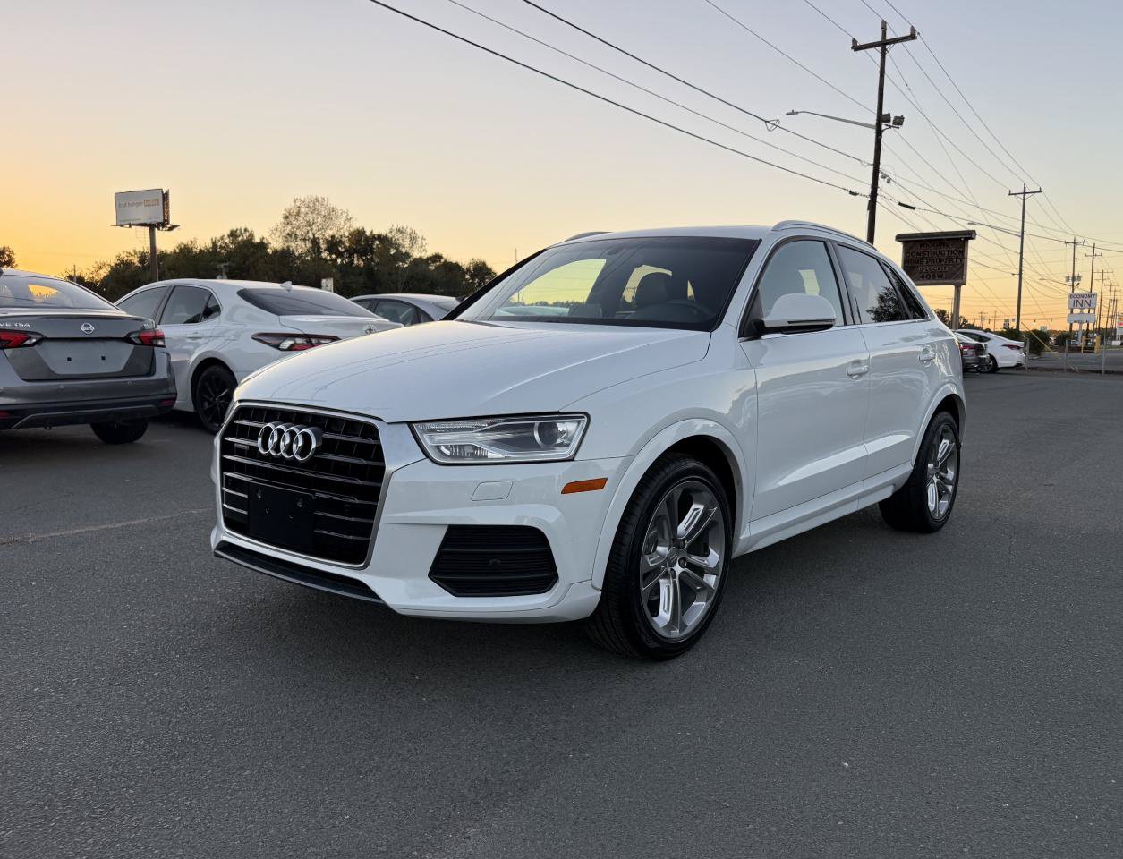 Used 2017 Audi Q3 2.0T Premium Plus w/ Premium Plus Package AWD/4WD image 3