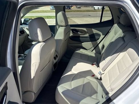 Used 2024 GMC Terrain Denali w/ Denali Premium Package AWD/4WD image 10