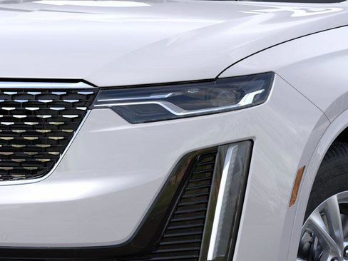 New 2025 Cadillac XT6 Luxury image 11