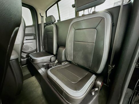 Used 2018 Chevrolet Colorado Z71 image 25